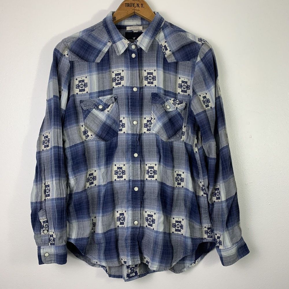 American Eagle AEO Boyfriend Fit Shirt Womens Medium Snap Blue Aztec Western